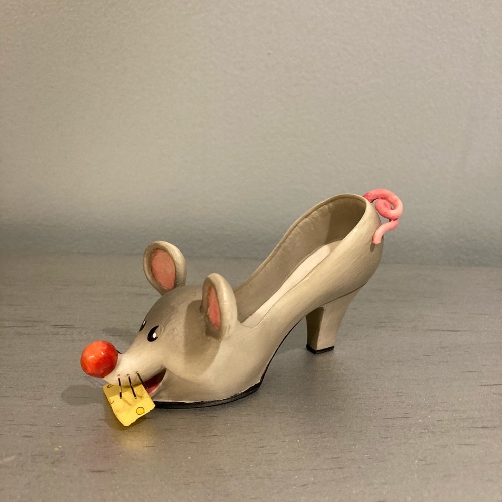 Willow Hall Shoo Shoo Sqeek Sqeek miniature shoe